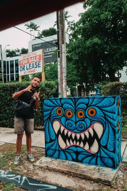 Jerónimo Gauna, artista argentino que trabaja en WynWood pintando murales