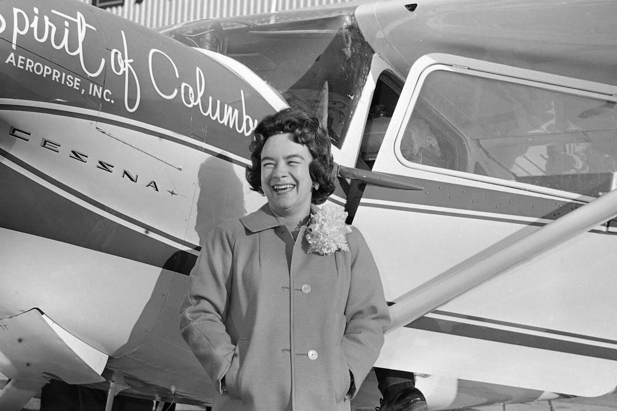 Jerrie Mock se cansó de la rutina y decidió tomar clases de aviación. Fuente: CNN