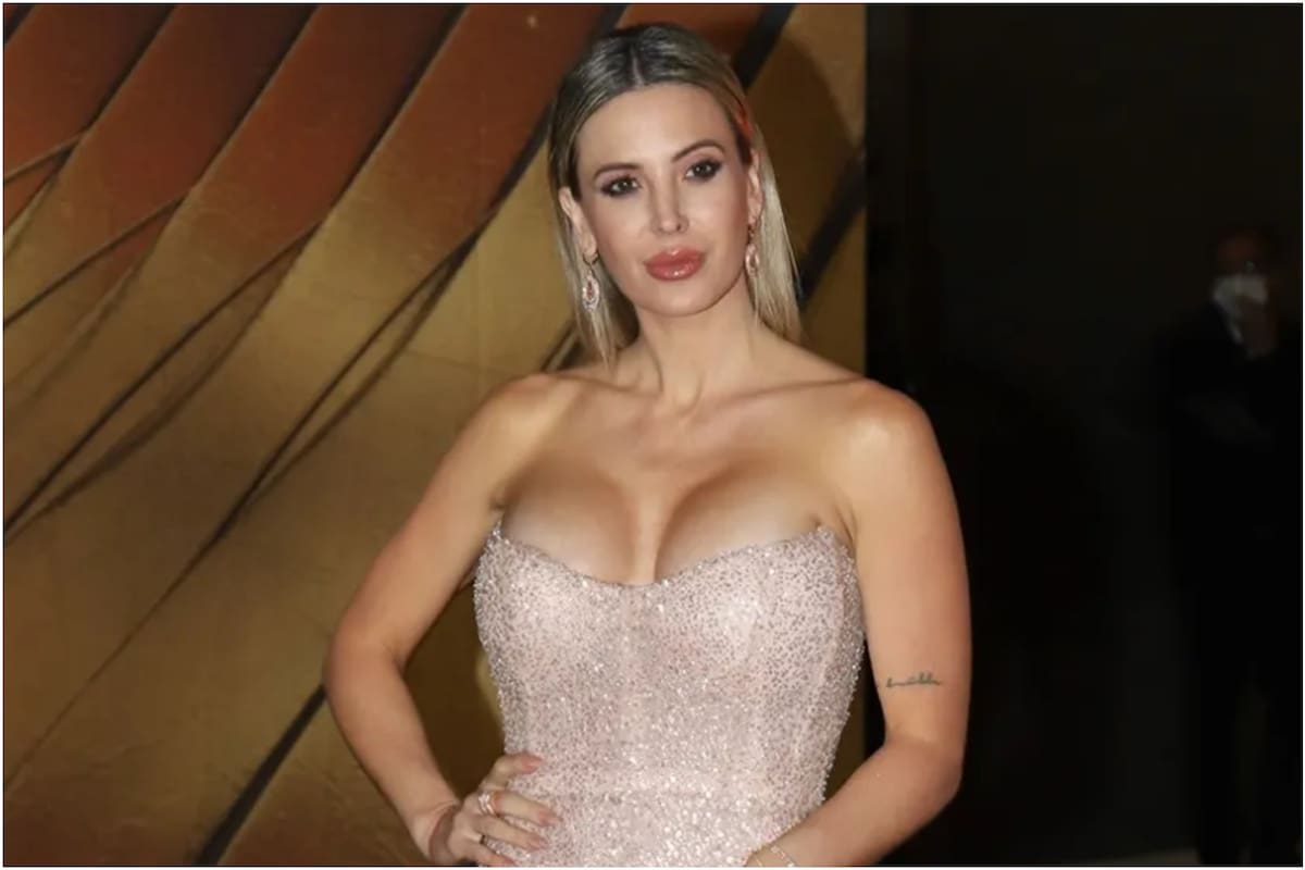 Jesica Cirio tuvo un inconveniente con su vestuario en pleno show de los Martín Fierro 2022