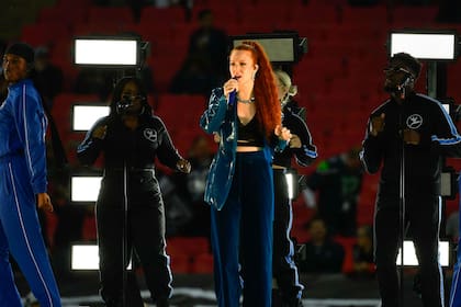 Jess Glynne en acción