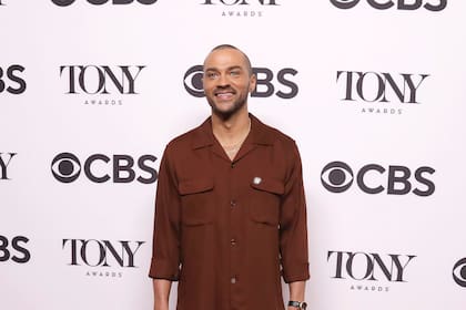 Jesse Williams asiste a un evento de prensa para los nominados al premio Tony el jueves 12 de mayo de 2022 en Nueva York. (Foto por Greg Allen/Invision/AP)