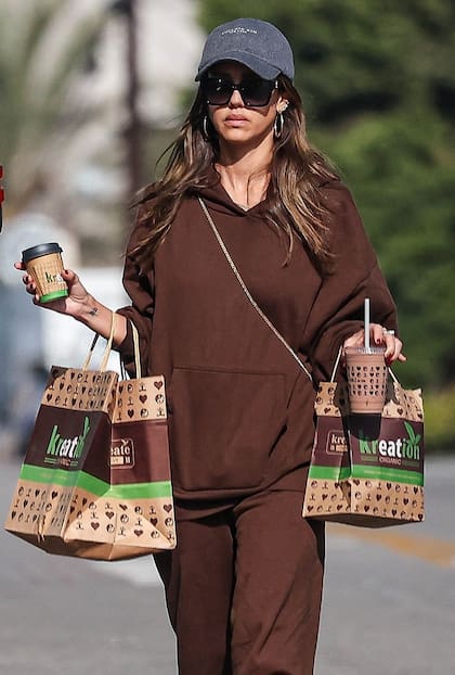 Jessica Alba había sido fotografiada sin su anillo días atrás, caminando por las calles de Los Ángeles