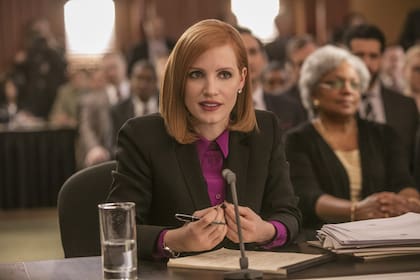Jessica Chastain consigue una de sus mejores actuaciones como una feroz lobista en El caso Sloane (2016) de John Madden.