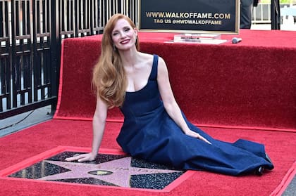 Jessica Chastain, feliz con su estrella en el Paseo de la Fama de Hollywood