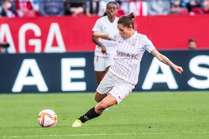 Jessica Martínez se destaca en Sevilla, donde marcó seis goles en la última temporada