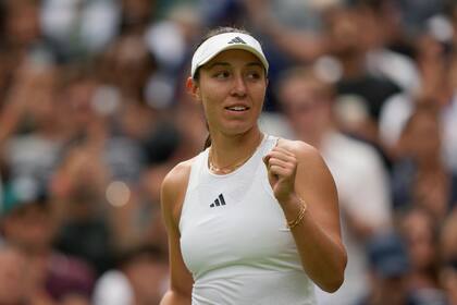 Jessica Pegula celebra tras derrotar a Lesia Tsurenko durante la tercera ronda del torneo de Wimbledon, el domingo 9 de julio de 2023. (AP Foto/Alastair Grant)