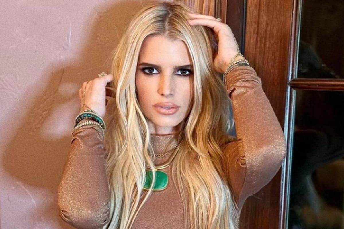 Jessica Simpson reveló que tuvo un romance secreto con una “gran estrella” de Hollywood: “Me desnudó con la mirada”