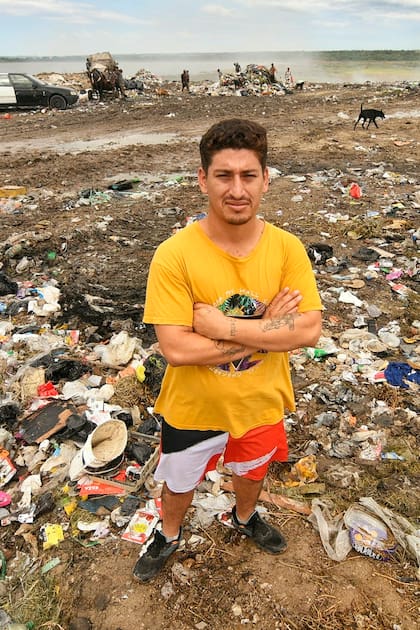 Jesús Goró nació en El Volca, un barrio lindante con el basural a donde van a parar todos los residuos domiciliarios de la ciudad de Paraná