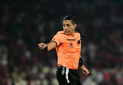 Jesús Valenzuela tiene 42 años y es de Venezuela