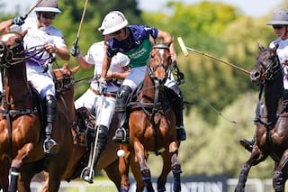 Onda verde y azul: Jeta Castagnola hace de a 10, su equipo gana y el rival clavó un bombazo de ¡140 yardas!