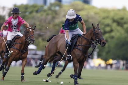 Jeta Castagnola, decisivo en los últimos minutos, se le escapa a Lukín Monteverde, que batalló todo el partido