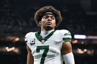 Jets acuerdan canjear al quarterback Justin Fields a Chiefs como suplente de Mahomes, dice AP
