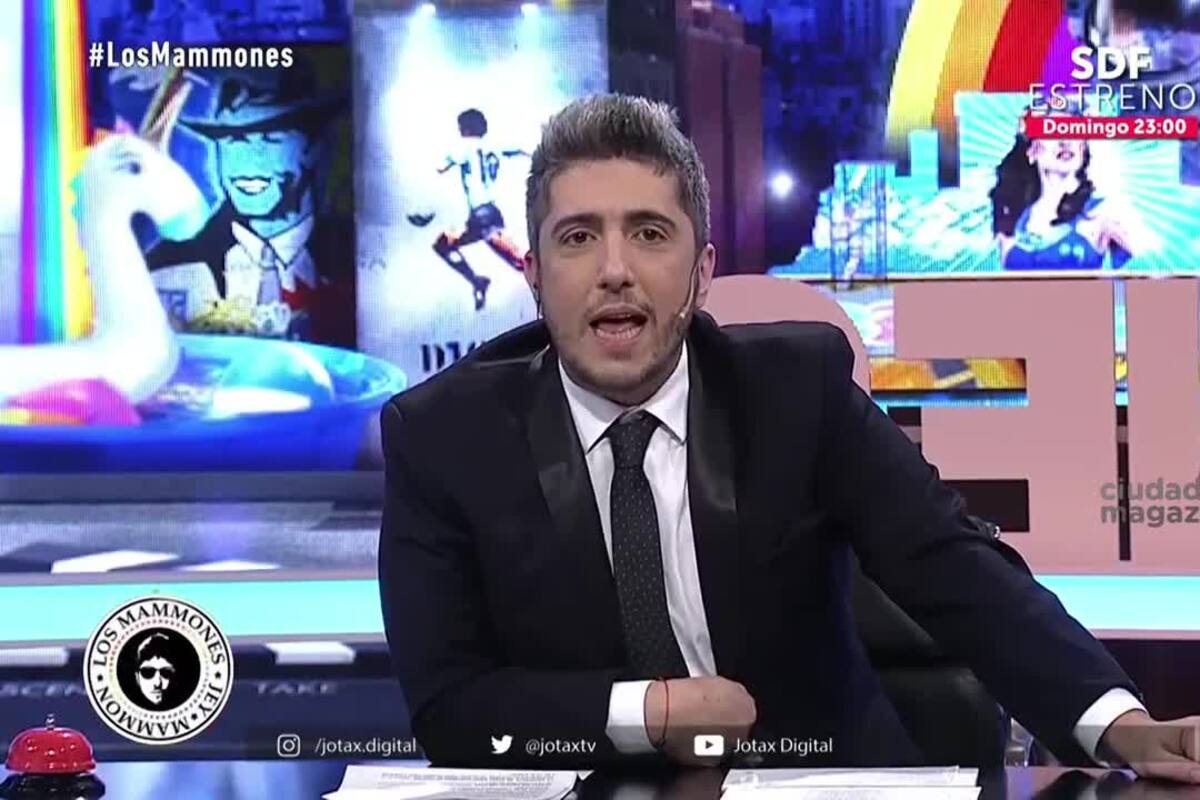Jey Mammón al frente de su late night show