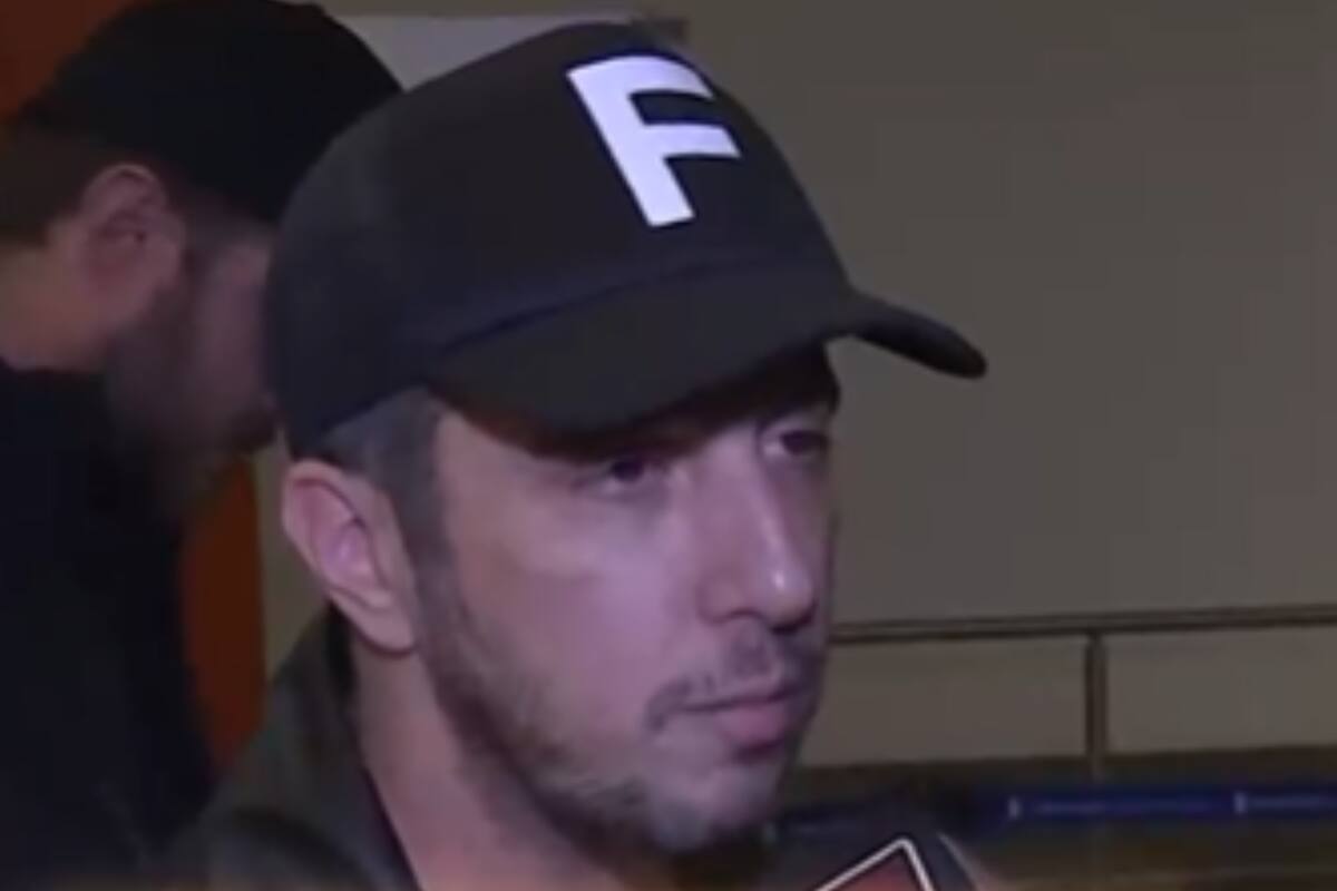 Jey Mammon viajó a Madrid tras ser denunciado por presuntamente abusar sexualmente de Lucas Benvenuto cuando era menor de edad (Foto: Captura / América)