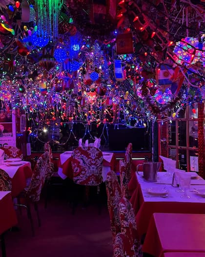 JFK Jr. y Carolyn Bessette tuvieron su primera cita en el restaurante indio Panna II (IG pannaiinyc)