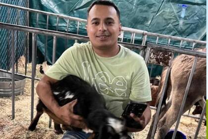 Jheisson Alcides Bustos-Martinez, un inmigrante colombiano, fue detenido por agentes del ICE por haber sobrepasado el tiempo permitido de su visa