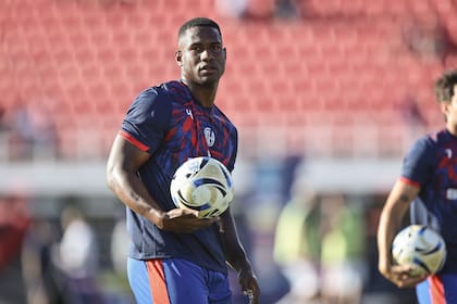 Jhohan Romaña es candidato a emigrar en este mercado de pases