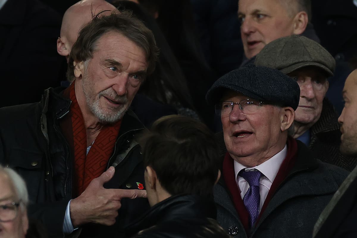 Jim Ratcliffe, el propietario de INEOS, le comunicó a Alex Ferguson que no recibirá más su salario como embajador global de Manchester United (Photo by Matthew Peters/Manchester United via Getty Images)