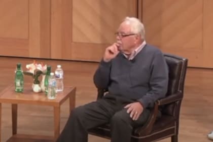 Jim Sinegal, cofundador de Costco, jugó un papel fundamental en la reestructuración estratégica de Amazon