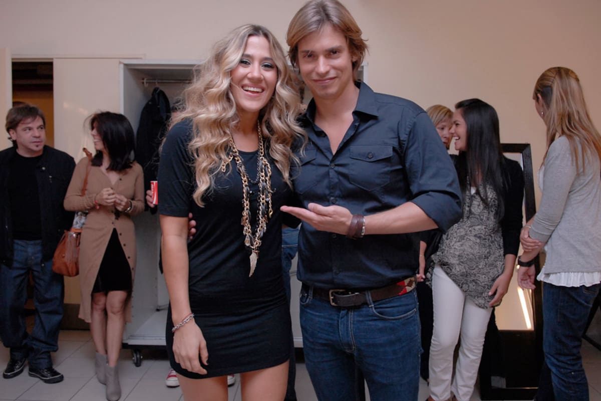 Jimena Barón junto a Carlos Baute, post-recital del venezolano