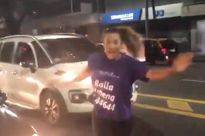 Jimena Barón pide que la vote en medio del tránsito