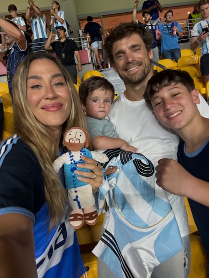 Jimena Barón se encuentra en los Estados Unidos con su pareja Matías Palleiro y sus hijos Arturo y Momo (Foto: Instagram @jmena)