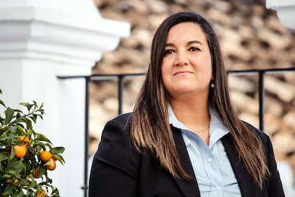 Jimena Blanco estudió Historia y Ciencias Políticas en Randolph-Macon Woman’s College, en Virginia, EE.UU. e hizo una maestría en Estudios Latinoamericanos del Instituto para el Estudio de las Américas, de la Universidad de Londres; lidera el equipo de Americas Global Risk Insight en la consultora internacional Verisk Maplecroft