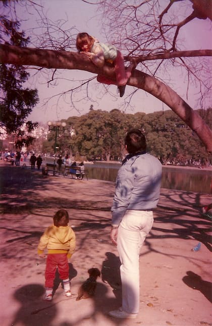 Jimena junto a su padre y su hermano