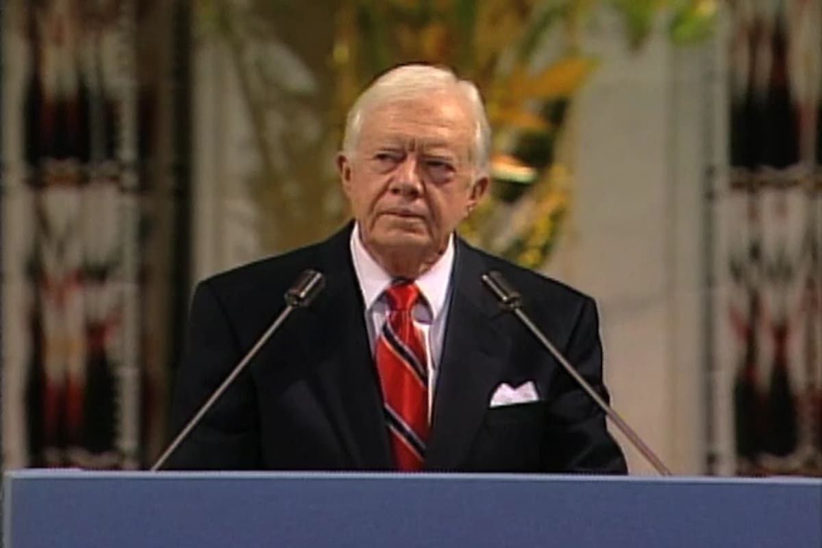 Jimmy Carter fue reconocido con el Premio Nobel de la Paz en 2002 debido a su labor global por la paz y los derechos humanos tras su presidencia