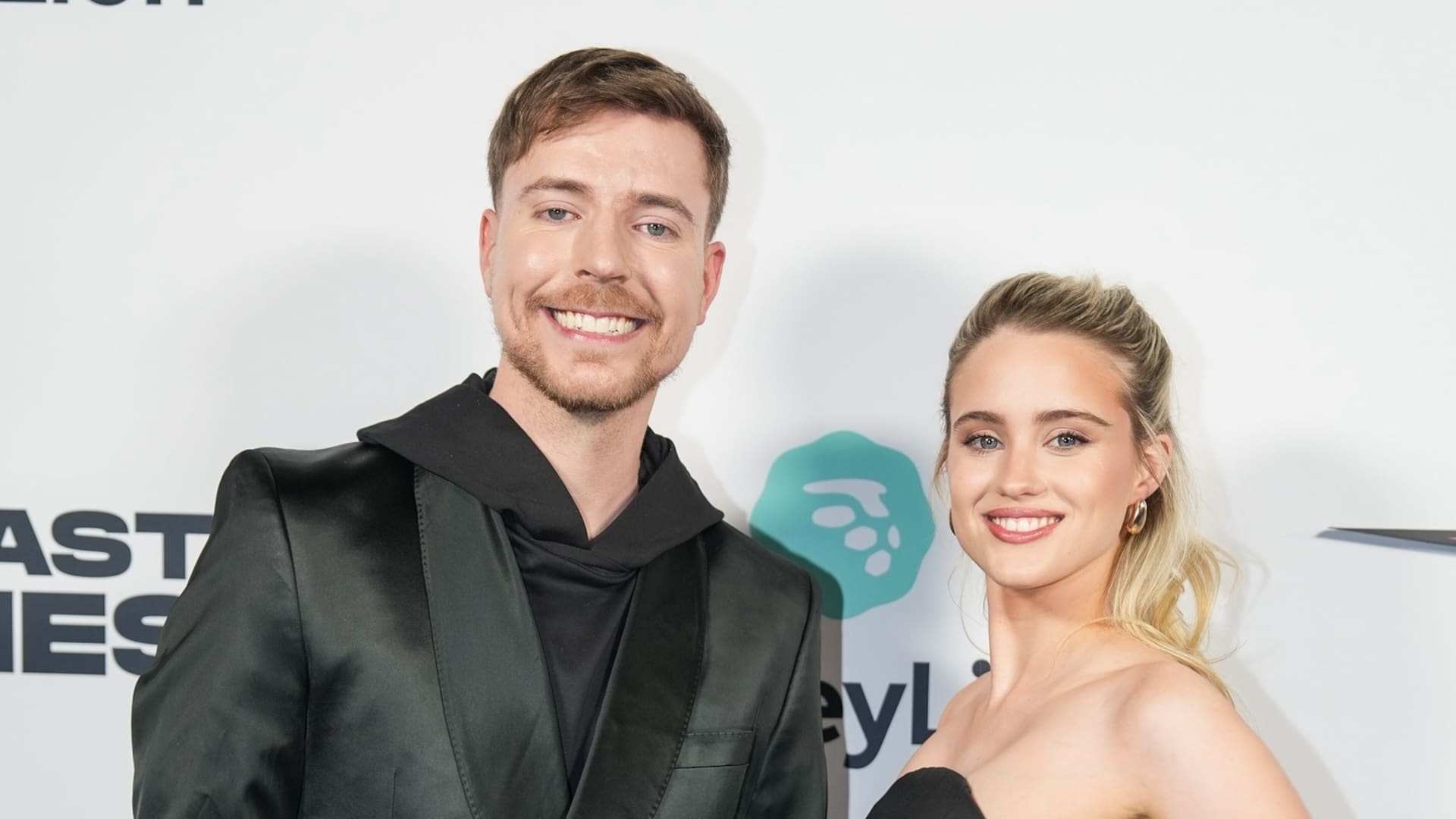 Jimmy junto a su novia, Thea Booysen, abogada y psicóloga