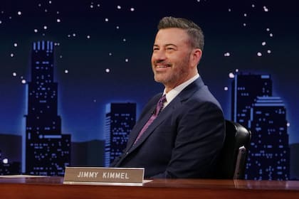 Jimmy Kimmel regresó a su programa tras estar suspendido por 48 horas, debido a sus dichos sobre Charlie Kirk