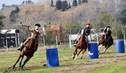Jineteadas, exposiciones, campeonato de truco, entre otros eventos, le dan color a la quinta edición de la Fiesta de la Tradición