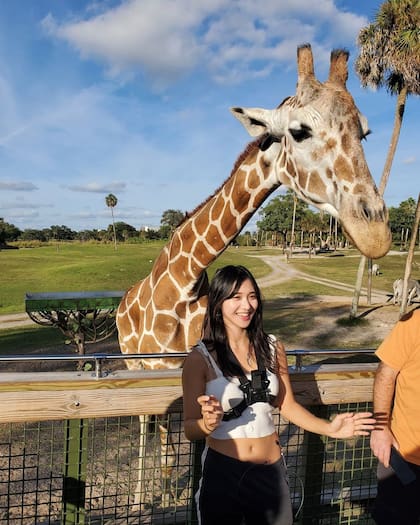Jinnytty suele posar con animales