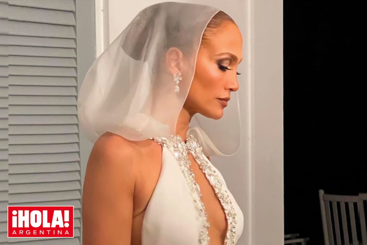 JLo es una de las pocas divas de este tiempo y, como tal, en su "reboda" lució tres vestidos de alta costura.
