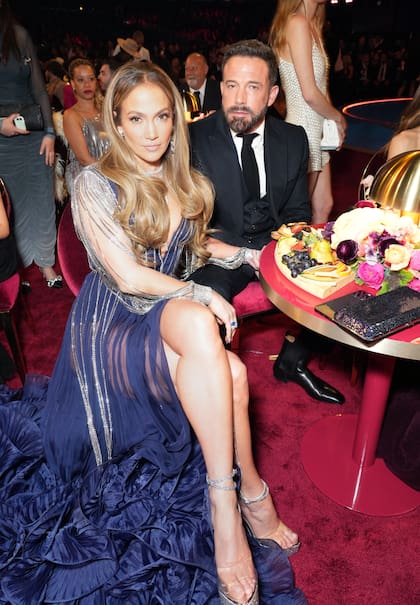 JLO y su esposo, muy serios frente a los flashes, gestos que despertaron todo tipo de especulaciones
