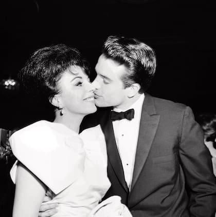 1959. Con Warren Beatty vivió un intenso romance cuando la actriz tenía 20 años. Mucho tiempo después, en sus memorias, confesó que había quedado embarazada y que el actor la convenció de abortar