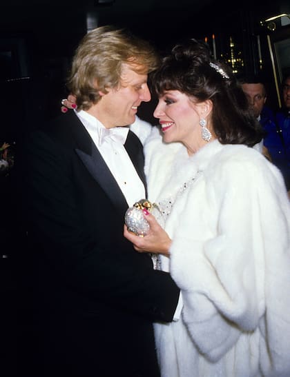 Joan Collins y Peter Holm, y una nueva boda para la actriz