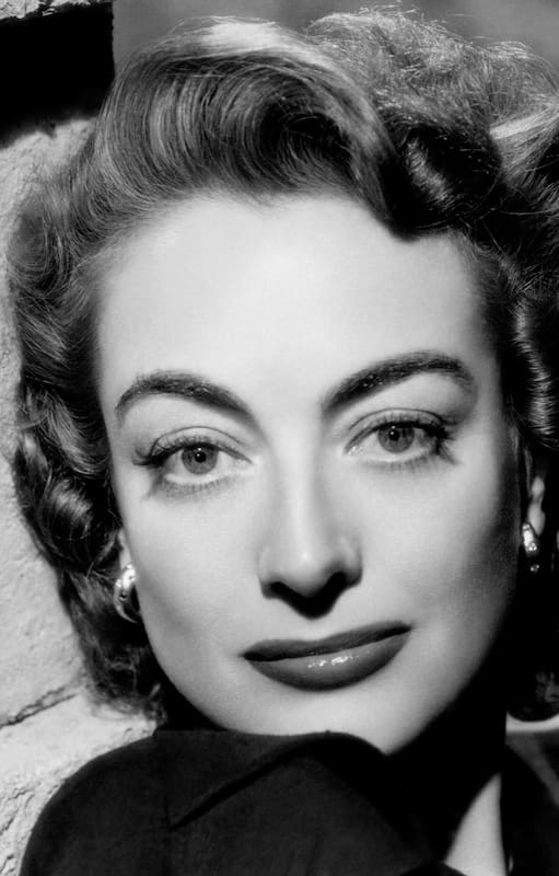 Joan Crawford negó hasta sus últimos días haber participados en películas pornográficas, pero el chantaje la acompañó por años