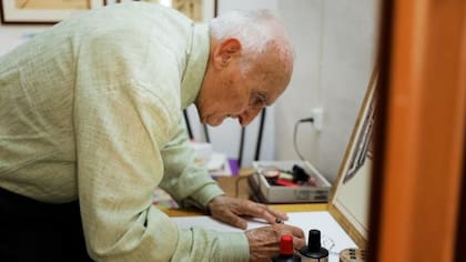 Joan dedica parte de su tiempo al arte (Foto: La Vanguardia)