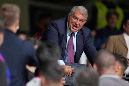 Joan Laporta, presidente de Barcelona, reiteró que la oferta por Álvarez continúa vigente