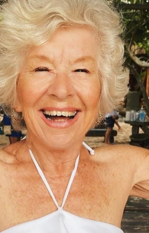 Joan MacDonald llegó a pesar 90 kilos y tenía problemas de presión arterial y artritis, entre otras enfermedades.