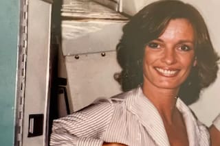 La asistente de vuelo más veterana de la industria de la aviación: empezó a volar en 1959