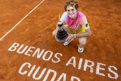 Joao Fonseca, ganador del Argentina Open; el brasileño escaló más de 30 posiciones en el ranking
