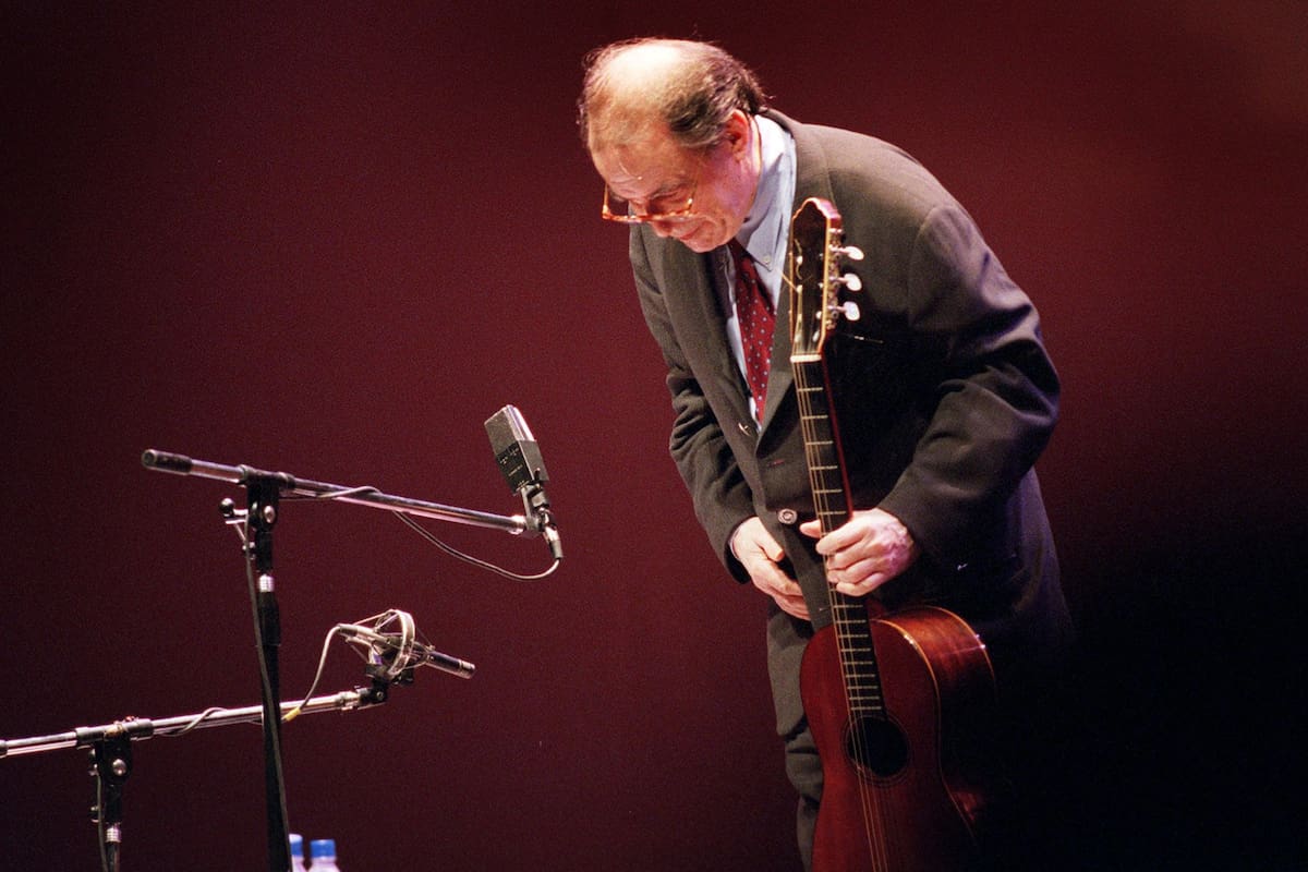 Joao Gilberto durante un show en Buenos Aires en el año 1997