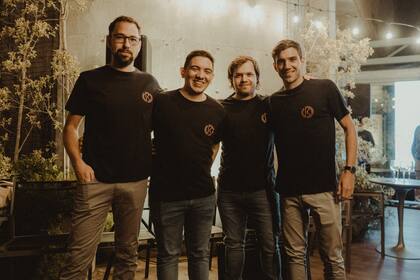 Joaquín Cochero, Nicolás Verderosa, Nicolás Albarellos y Germán Trautman, socios, amigos y fundadores de Kephi Gallery