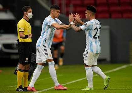 Joaquín Correa reemplaza a Lautaro Martínez; al 9 titular de la selección se lo ve incómodo