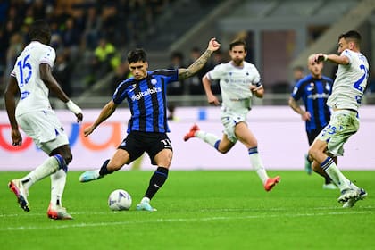 Joaquin Correa remata y acaba la obra cumbre para el 3-0 parcial de Inter sobre Sampdoria por la liga italiana.