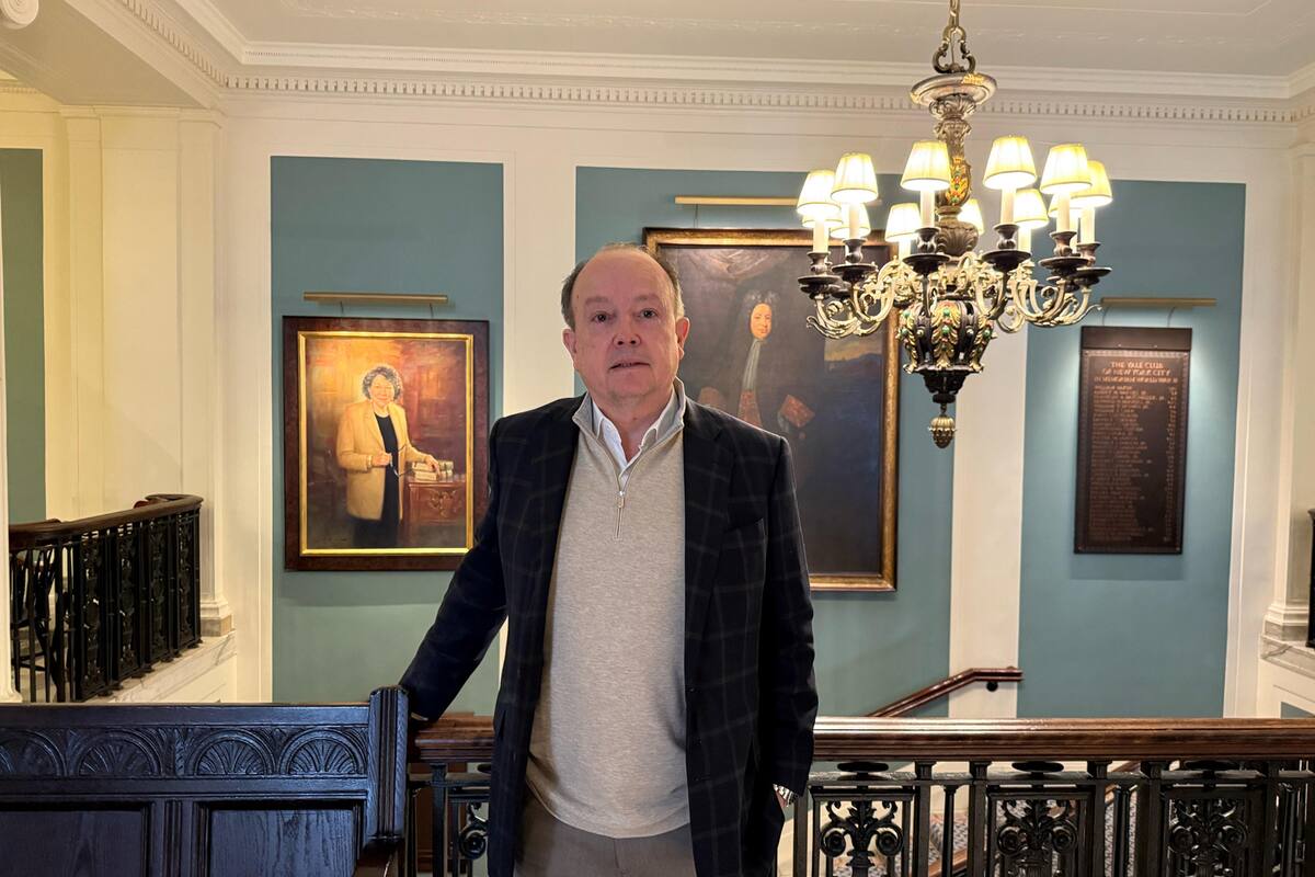 Joaquín Cottani estudió Economía en la Universidad Nacional de Córdoba e hizo el doctorado en la Universidad de Yale; fue subsecretario de Financiamiento durante la gestión de Domingo Cavallo; trabajó en el Banco Mundial y fue economista jefe para América Latina en Lehman Brothers, Citi Bank y Standard & Poor’s; fue viceministro de Economía de la actual gestión de Luis Caputo hasta junio pasado