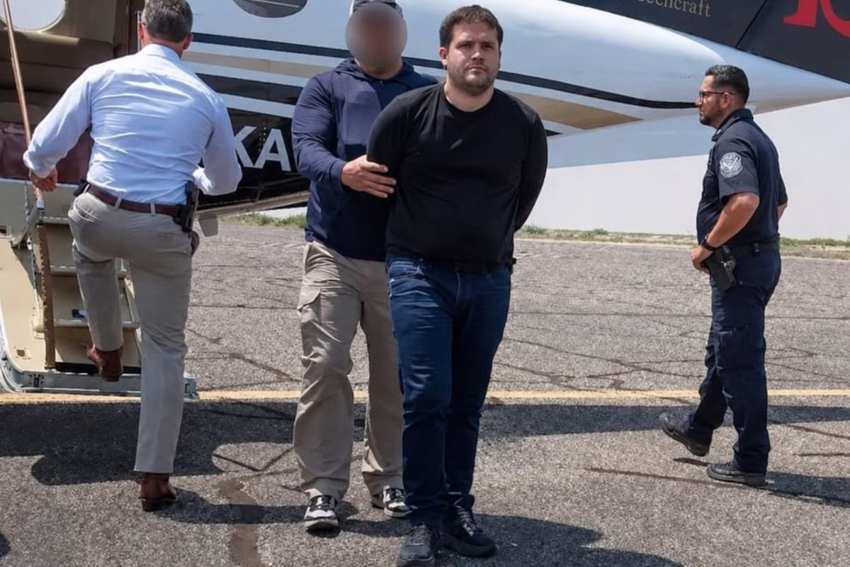 Joaquín Guzmán e Ismael Zambada fueron aprehendidos en un aeropuerto privado cercano a El Paso, Texas.