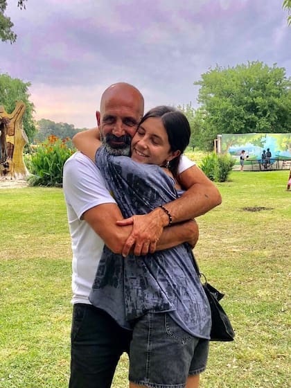 Joaquín junto a su hija menor, Carmela